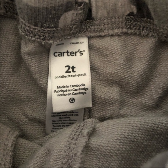 Carter’s Grey Camo Shorts Size 2T - Picture 4 of 4